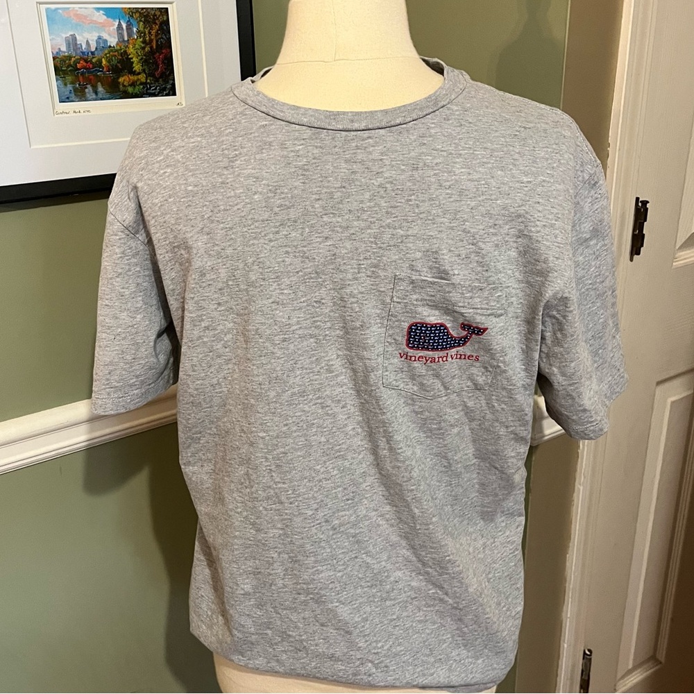 Men’s Vineyard Vines America T-Shirt with Whale Logo